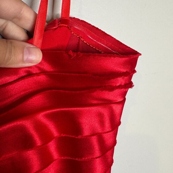 BCBG MaxAzria Y2K red strapless bandage style gown - Picture 8 of 9